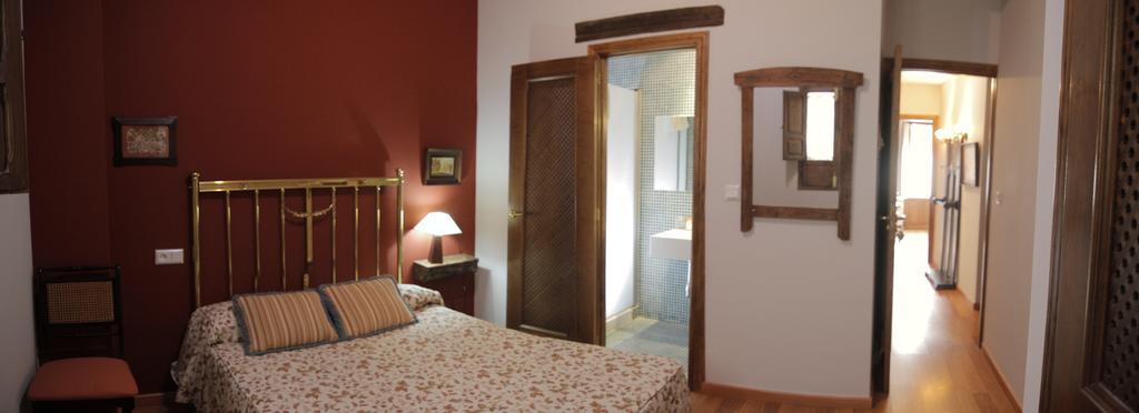 Hotel Vivienda Turistica Yamaries Úbeda Esterno foto